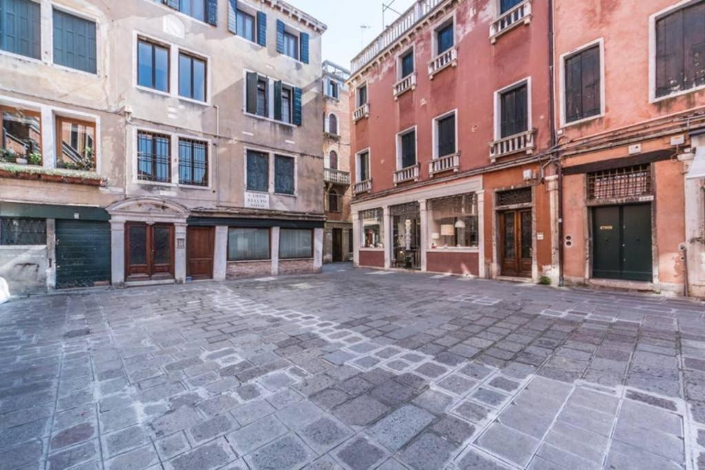 Rialto Apartment With Canal Grande View Венеція Екстер'єр фото