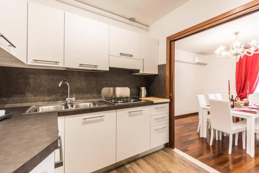 Rialto Apartment With Canal Grande View Венеція Екстер'єр фото