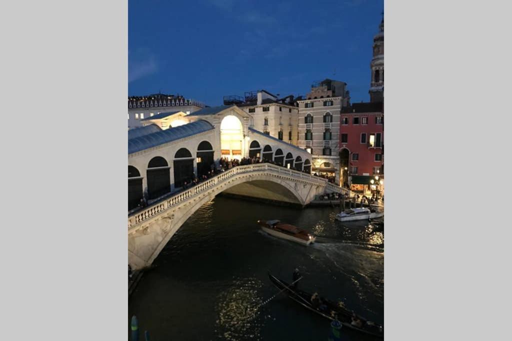 Rialto Apartment With Canal Grande View Венеція Екстер'єр фото