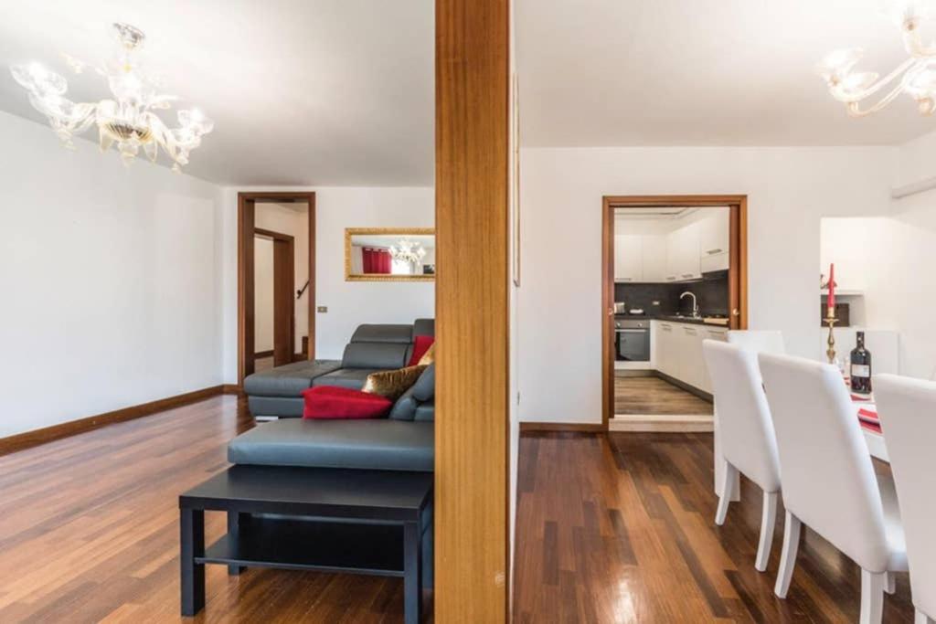Rialto Apartment With Canal Grande View Венеція Екстер'єр фото