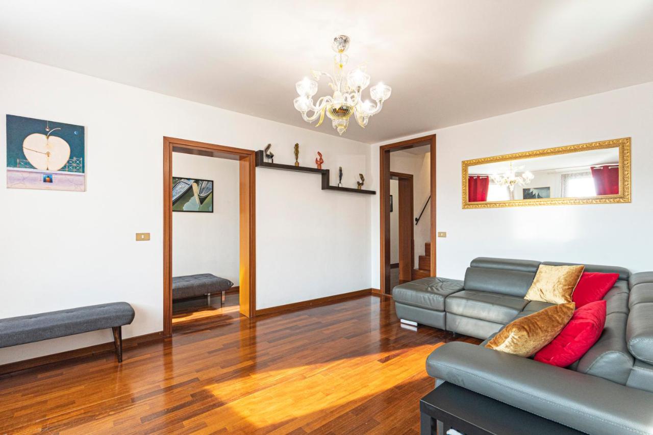 Rialto Apartment With Canal Grande View Венеція Екстер'єр фото
