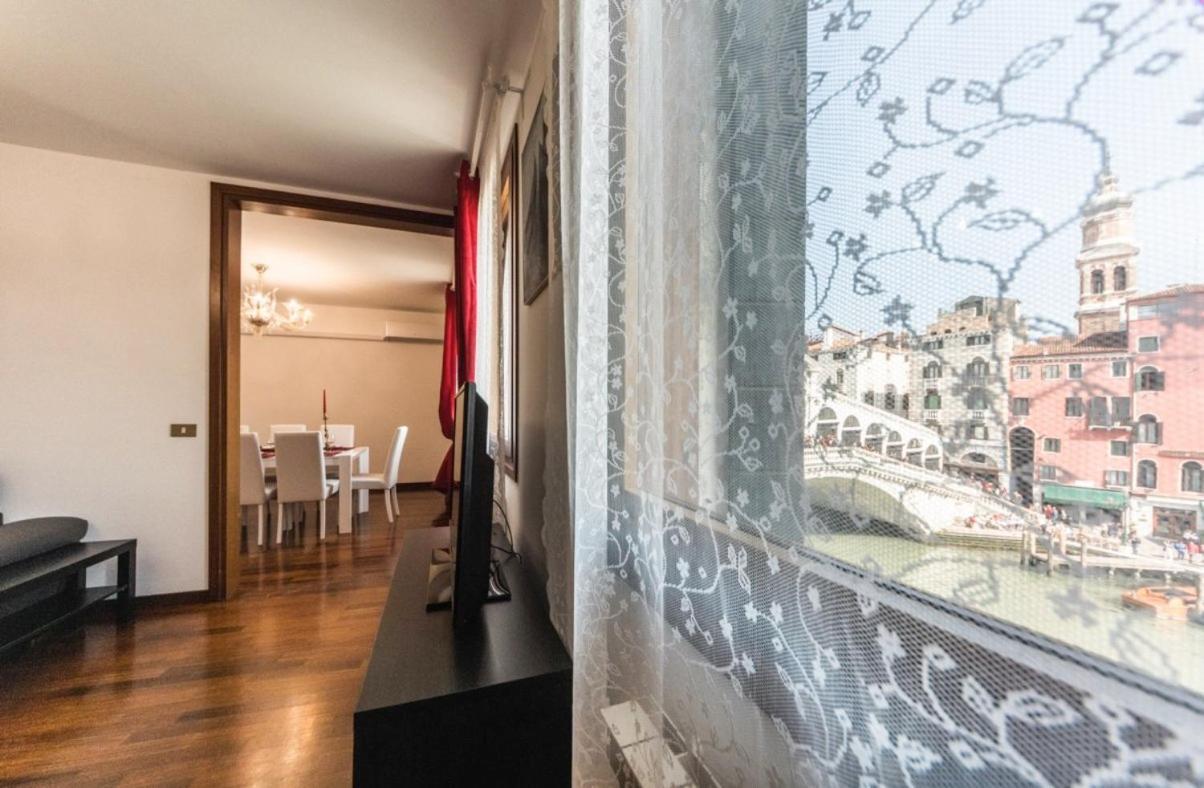 Rialto Apartment With Canal Grande View Венеція Екстер'єр фото